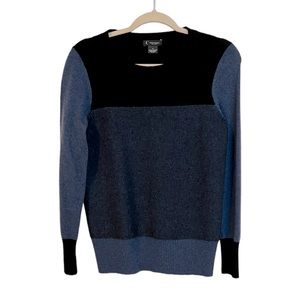 Bloomingdale's Black and Blue Crew Neck Sweater